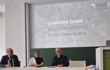 Foto KGD, freigegeben. Von links nach rechts: Prof. Dr. Lars Deile, Prof. Dr. Antje Flüchter, Prof. Dr. Sebastian Barsch